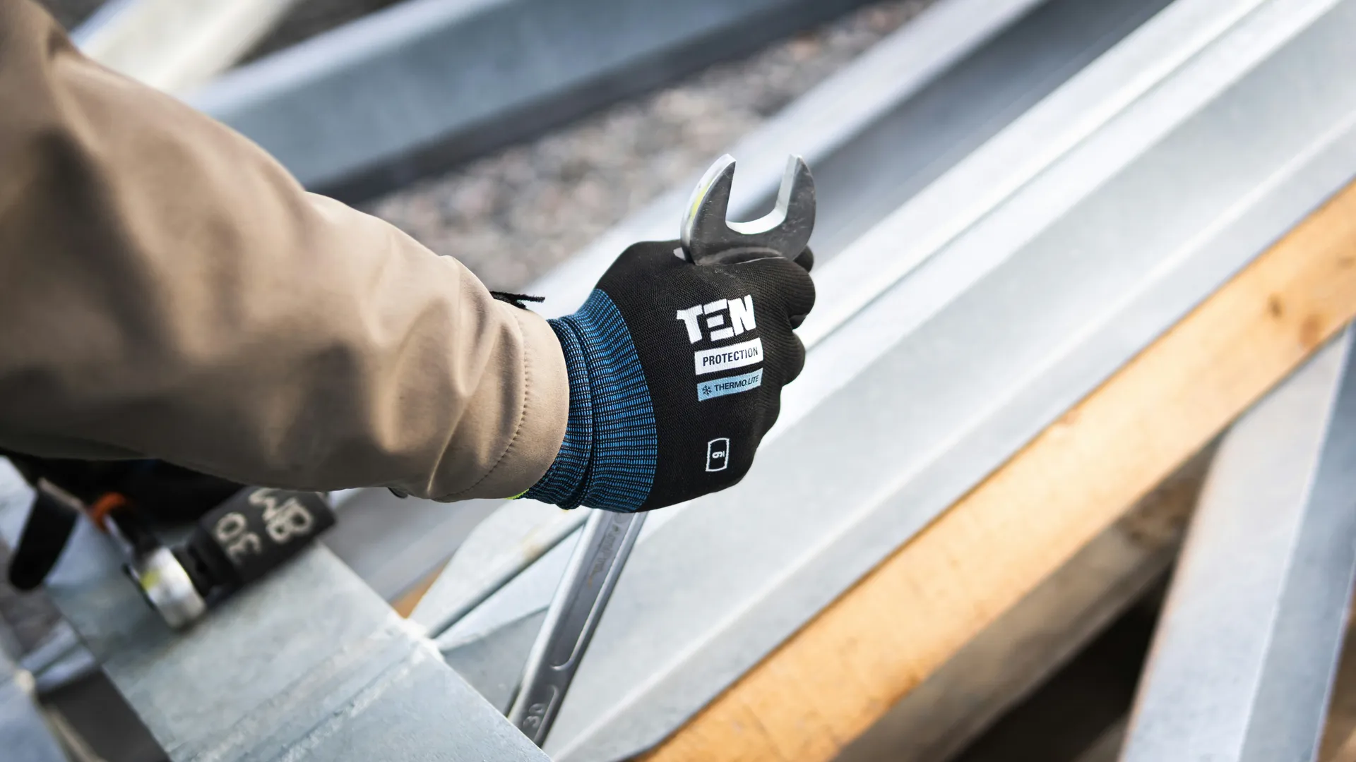 A simple diagram showing a right-angle triangle on a roofline, illustrating the vertical Rise and the horizontal Run of 12 inches.